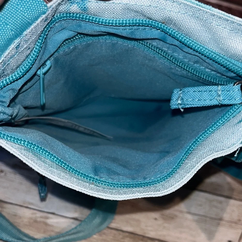 NWT Dakine JIVE Teal & White crossbody Messenger Bag